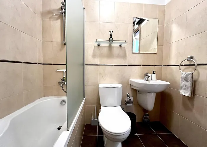 Chromata Lagoon アパート